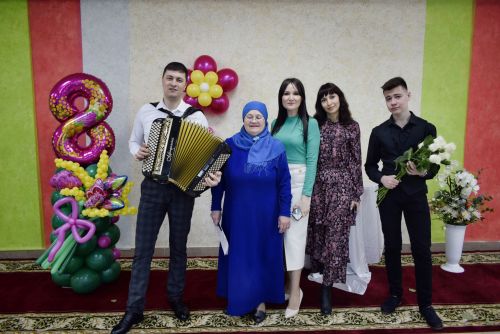 Поздравили с 8 марта