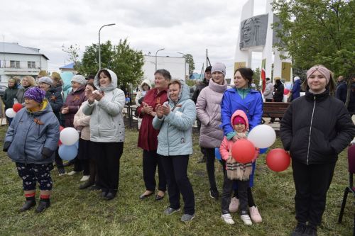 В селе Бурды у памятника воинам-односельчанам, погибшим в Великой Отечественной войне, прошел праздник, посвященный 78-й годовщине Великой Победы