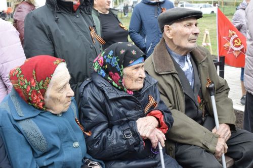 В селе Бурды у памятника воинам-односельчанам, погибшим в Великой Отечественной войне, прошел праздник, посвященный 78-й годовщине Великой Победы