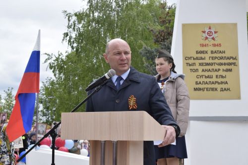 В селе Бурды у памятника воинам-односельчанам, погибшим в Великой Отечественной войне, прошел праздник, посвященный 78-й годовщине Великой Победы