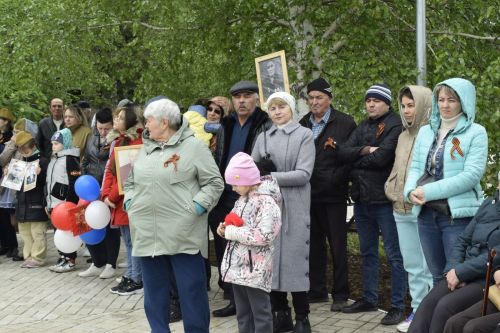 В селе Бурды у памятника воинам-односельчанам, погибшим в Великой Отечественной войне, прошел праздник, посвященный 78-й годовщине Великой Победы