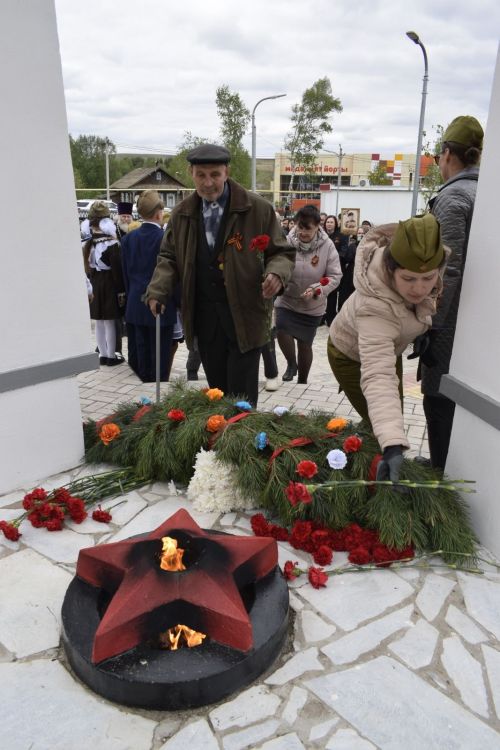 В селе Бурды у памятника воинам-односельчанам, погибшим в Великой Отечественной войне, прошел праздник, посвященный 78-й годовщине Великой Победы