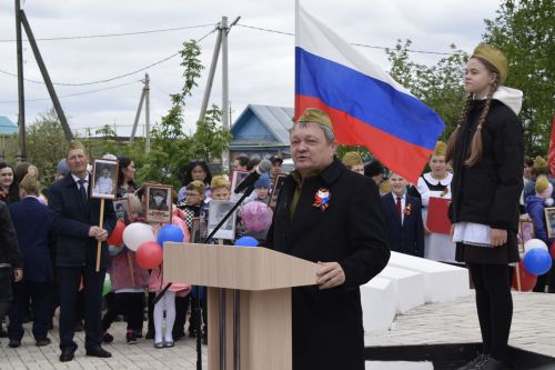 В селе Бурды у памятника воинам-односельчанам, погибшим в Великой Отечественной войне, прошел праздник, посвященный 78-й годовщине Великой Победы