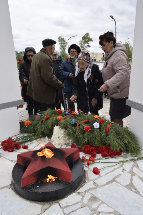 В селе Бурды у памятника воинам-односельчанам, погибшим в Великой Отечественной войне, прошел праздник, посвященный 78-й годовщине Великой Победы