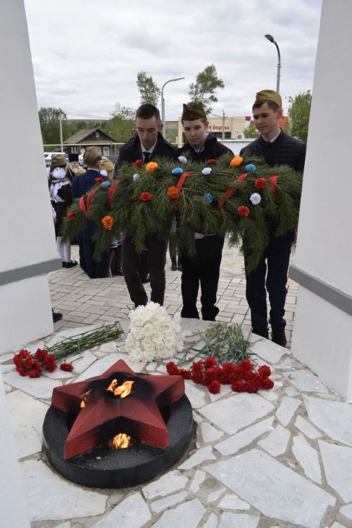 В селе Бурды у памятника воинам-односельчанам, погибшим в Великой Отечественной войне, прошел праздник, посвященный 78-й годовщине Великой Победы