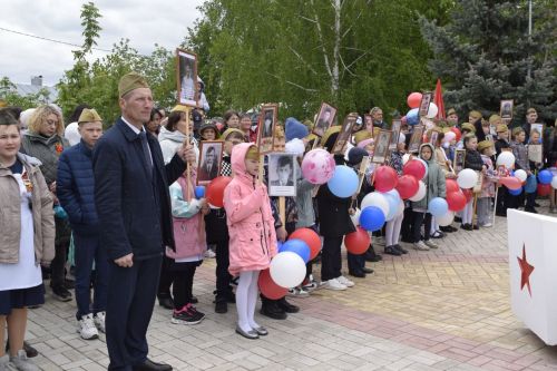 В селе Бурды у памятника воинам-односельчанам, погибшим в Великой Отечественной войне, прошел праздник, посвященный 78-й годовщине Великой Победы