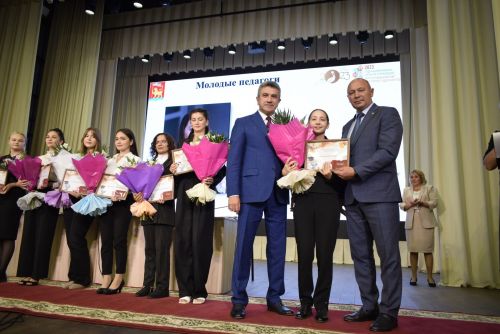 В посёлке Новый работники педагогической отрасли района собрались на традиционную конференцию в начале нового учебного года