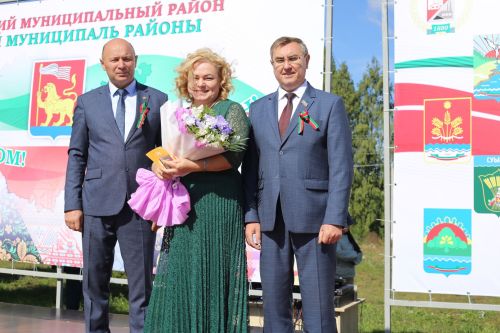 Глава района Фаил Камаев вручил государственные и республиканские награды