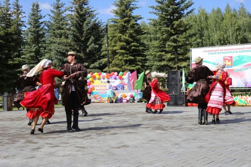 Поздравляем вас с праздником – Днем республики Татарстан