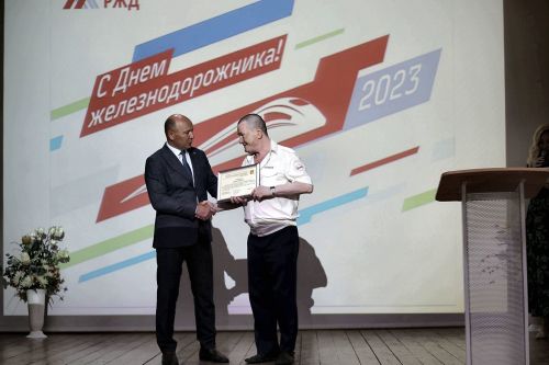 Глава Тукаевского муниципального района Республики Татарстан Фаил Камаев поздравил сотрудников Куйбышевской магистрали с профессиональным праздником