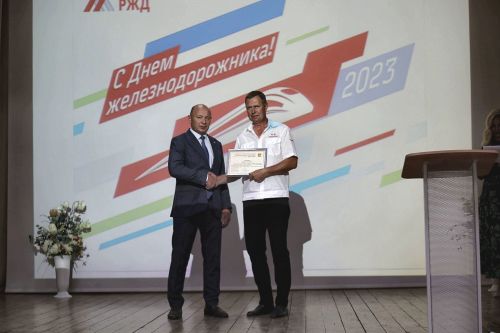 Глава Тукаевского муниципального района Республики Татарстан Фаил Камаев поздравил сотрудников Куйбышевской магистрали с профессиональным праздником