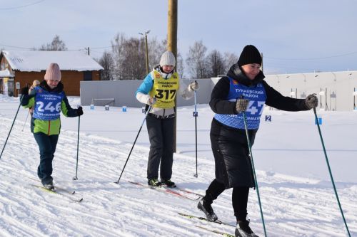 Прошло первенство и чемпионат района по лыжным гонкам, посвящённый памяти Героя Советского Союза Нурми Шарипова