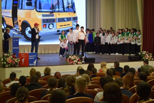 Финал школьной лиги КВН «Школьный Движ»: Веселье, смех и талант