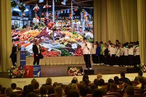 Финал школьной лиги КВН «Школьный Движ»: Веселье, смех и талант