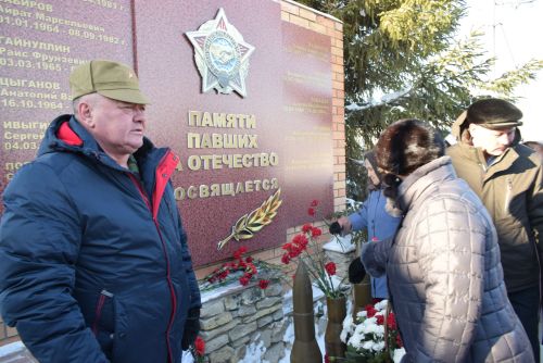 Митинг памяти в Тукаевском районе: Тукаевцы почтили память павших воинов Афганистана