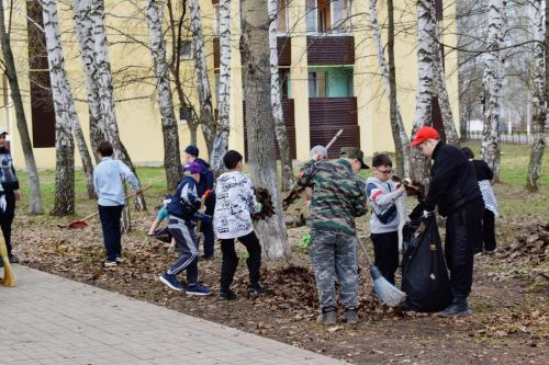 Районный субботник в посёлке Новый: территория парка и лыжной трассы очищена от мусора и прошлогодней листвы