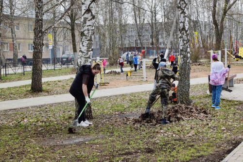 Районный субботник в посёлке Новый: территория парка и лыжной трассы очищена от мусора и прошлогодней листвы