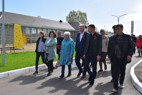 В честь героев: торжественный митинг и посадка деревьев в Шилнебашской школе