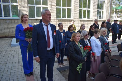 В Тукаевском районе высадили «Сад памяти» в честь героев прошлого и настоящего