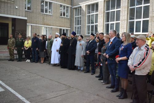 В Тукаевском районе высадили «Сад памяти» в честь героев прошлого и настоящего