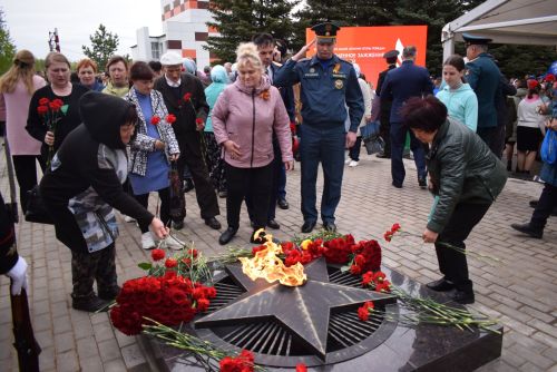 В Тукаевском районе зажгли Вечный огонь