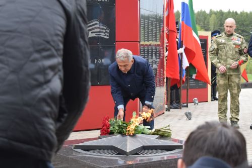 В Тукаевском районе зажгли Вечный огонь