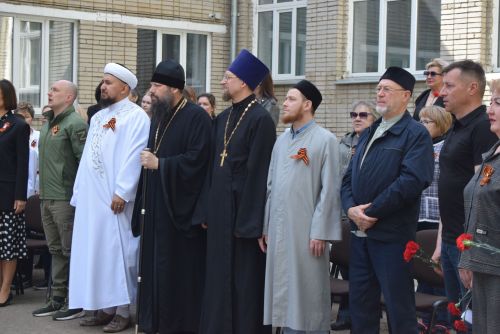 В Тукаевском районе высадили «Сад памяти» в честь героев прошлого и настоящего