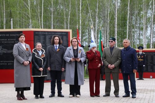 В Тукаевском районе зажгли Вечный огонь