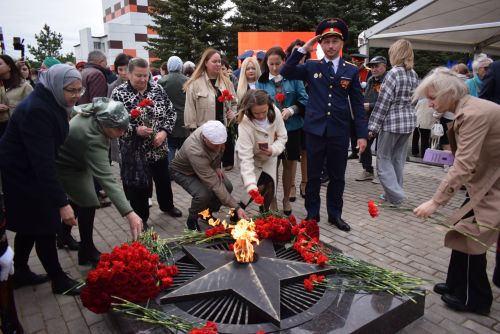В Тукаевском районе зажгли Вечный огонь