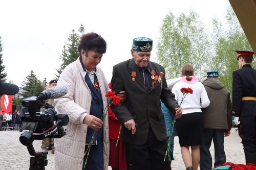 В Тукаевском районе зажгли Вечный огонь