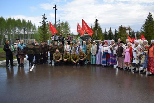 В Тукаевском районе зажгли Вечный огонь