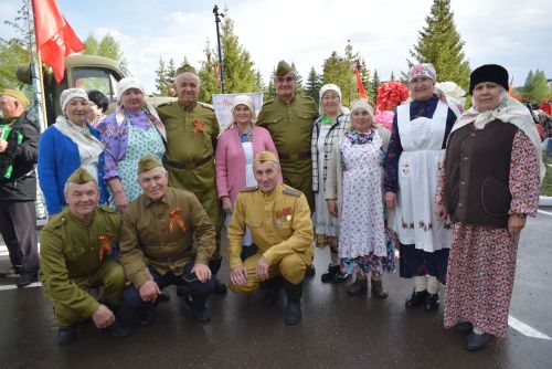 В Тукаевском районе зажгли Вечный огонь