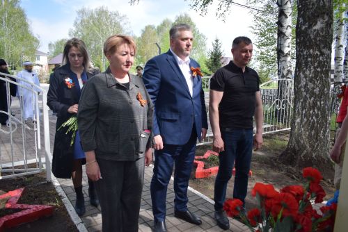 В Тукаевском районе высадили «Сад памяти» в честь героев прошлого и настоящего