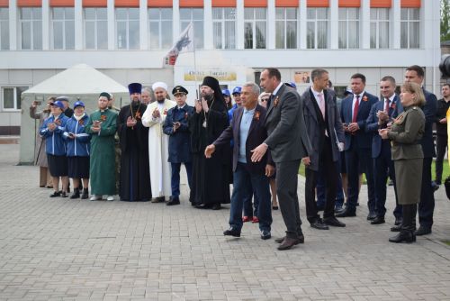 В Тукаевском районе зажгли Вечный огонь