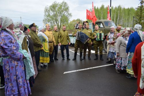 В Тукаевском районе зажгли Вечный огонь