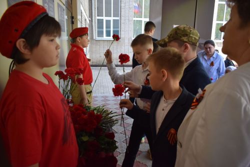 В Тукаевском районе высадили «Сад памяти» в честь героев прошлого и настоящего
