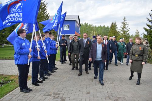 В Тукаевском районе зажгли Вечный огонь