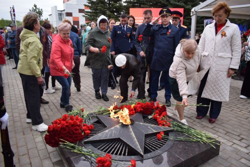 В Тукаевском районе зажгли Вечный огонь