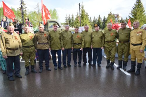 В Тукаевском районе зажгли Вечный огонь