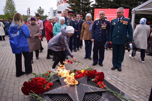 В Тукаевском районе зажгли Вечный огонь