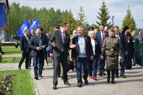 В Тукаевском районе зажгли Вечный огонь