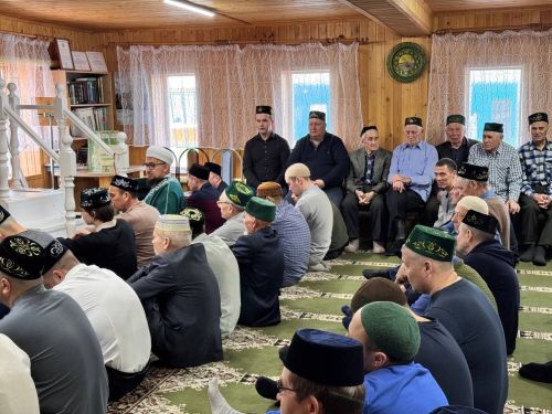 Фоторепортаж: главный гает-намаз Ураза-байрама прошел в селе Калмаш Тукаевского района