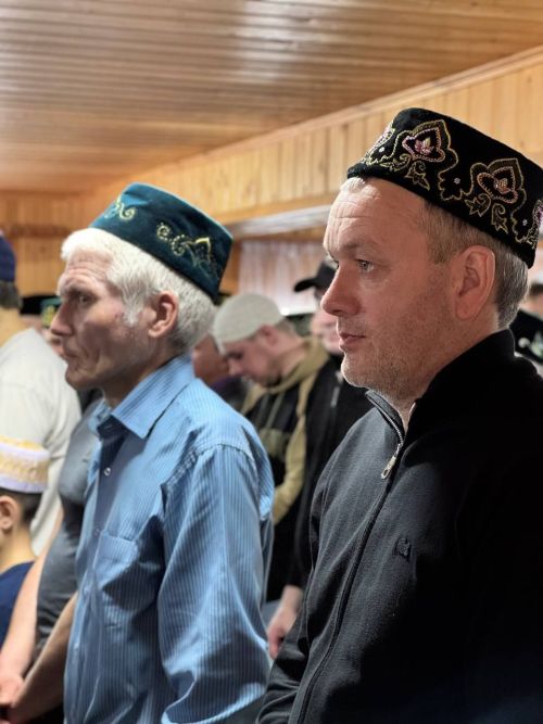 Фоторепортаж: главный гает-намаз Ураза-байрама прошел в селе Калмаш Тукаевского района