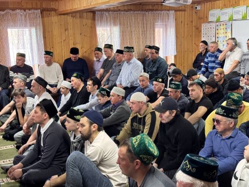 Фоторепортаж: главный гает-намаз Ураза-байрама прошел в селе Калмаш Тукаевского района