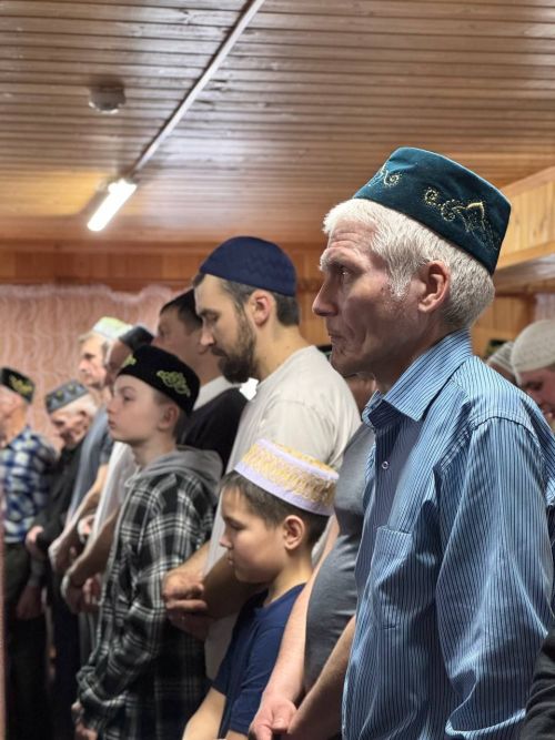 Фоторепортаж: главный гает-намаз Ураза-байрама прошел в селе Калмаш Тукаевского района