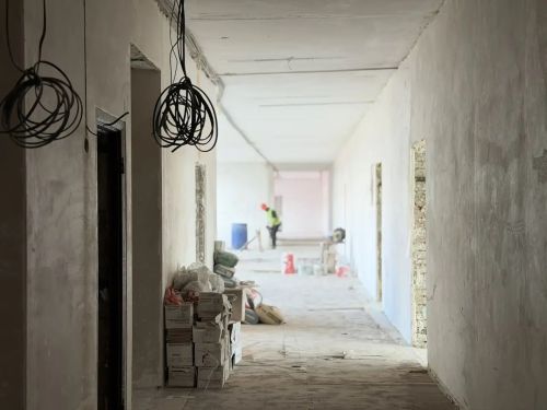 В селе Калмаш капитально ремонтируют школу