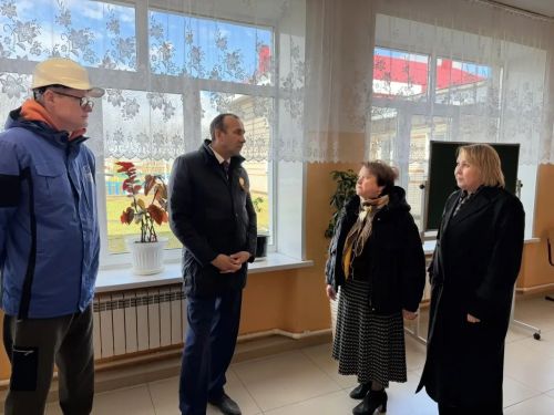 В селе Калмаш капитально ремонтируют школу