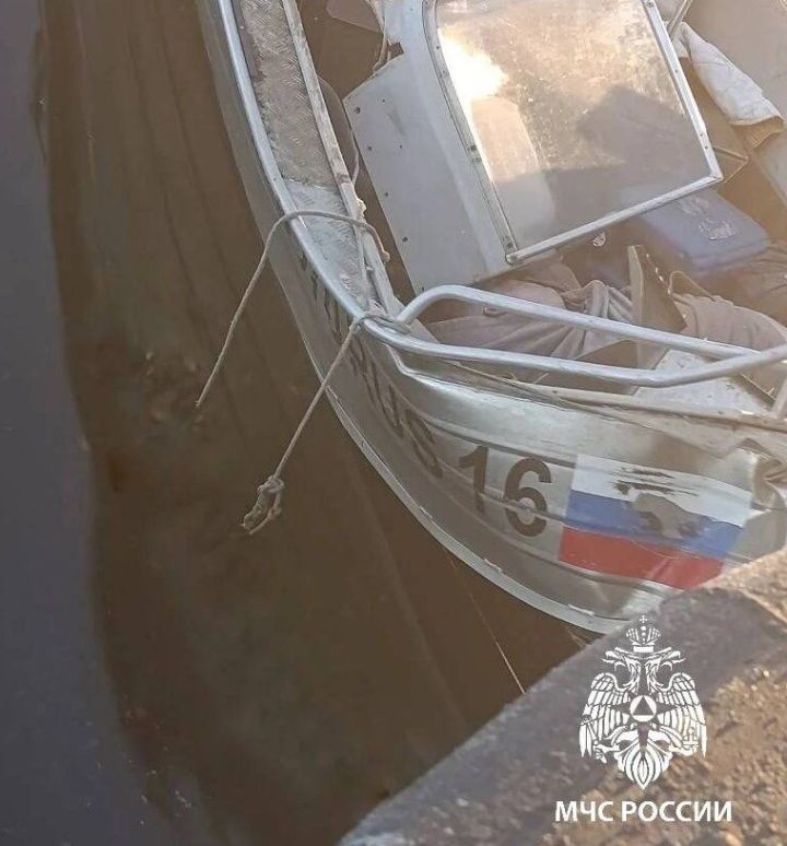 В Татарстане после столкновения лодки с понтоном погиб мужчина