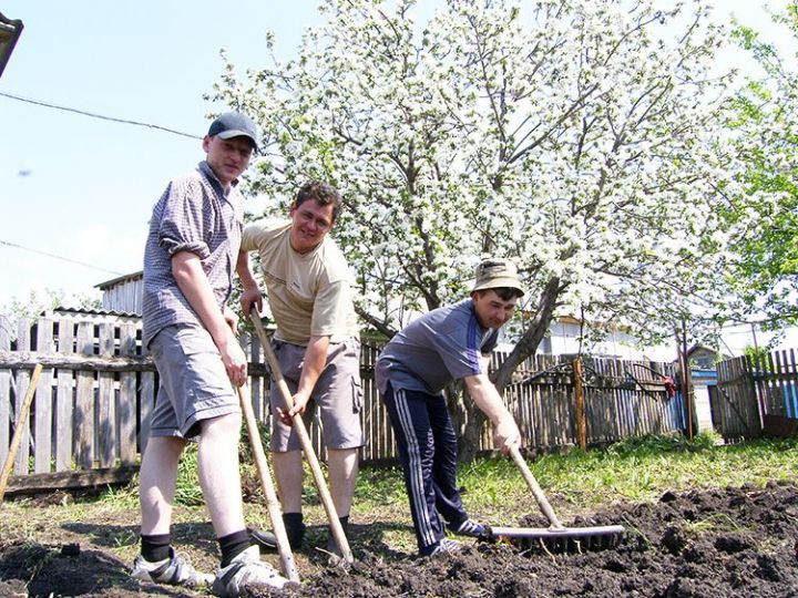 Май –&nbsp;сады наряжай