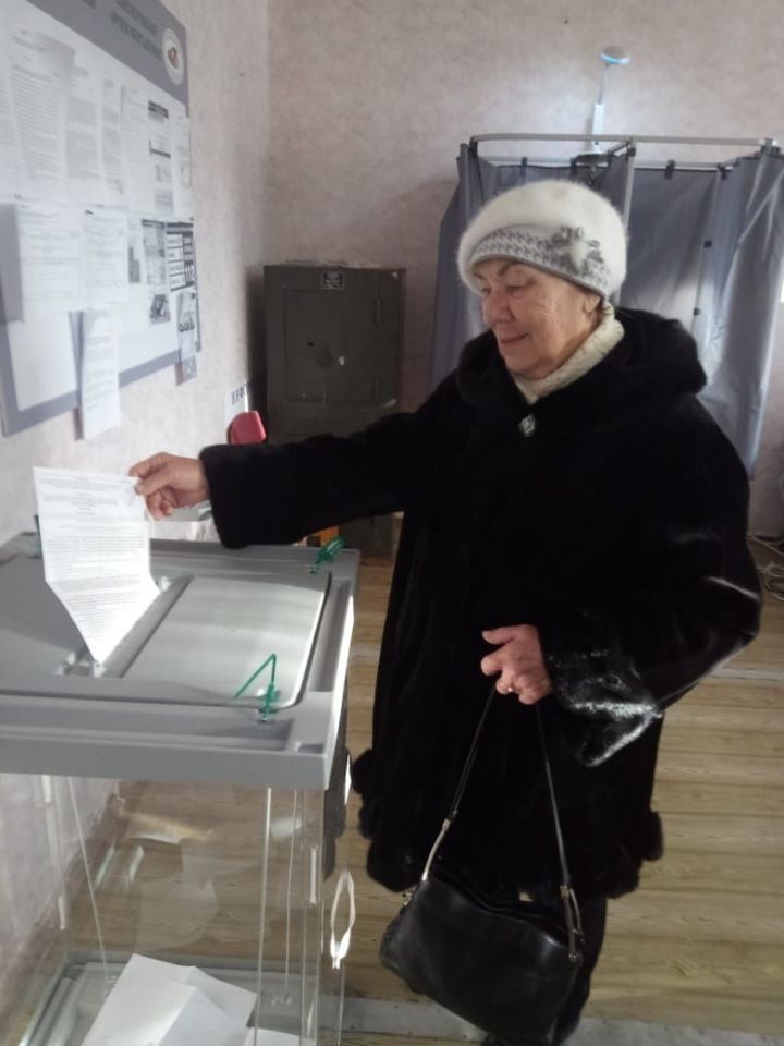 В поселок Белоус на референдум по самообложению пришли и жители Опушки и Ильичевки